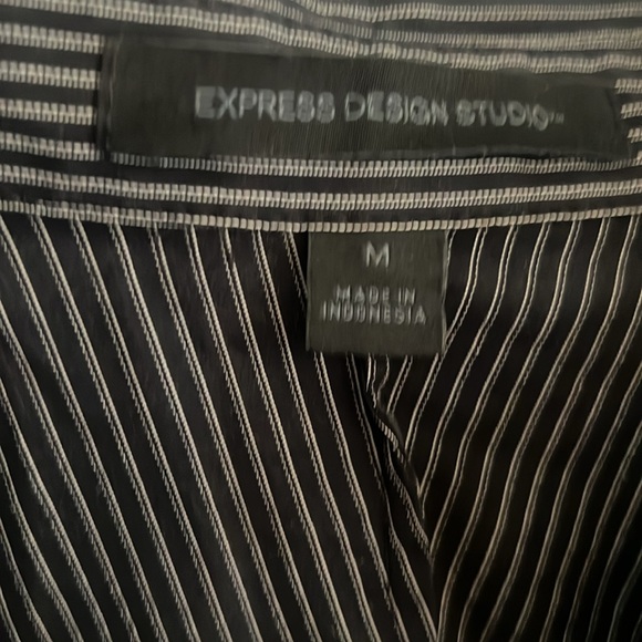 Express design studio black and white stripe button top size m - Picture 2 of 5